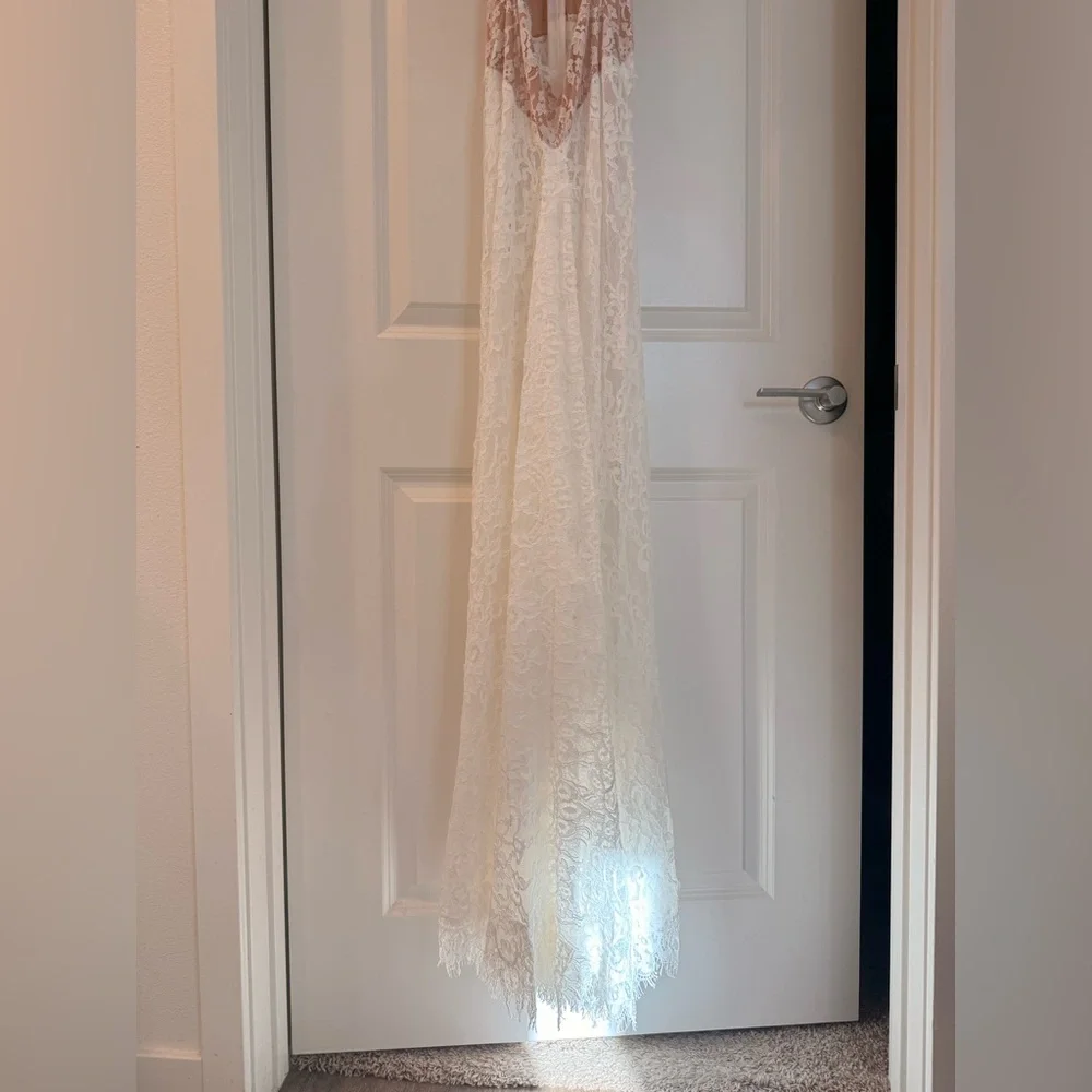 NWOT BRONX AND BANCO Naia Lace Gown in White Wedding Evening Gown